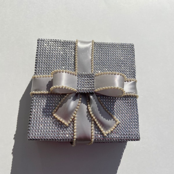 Rhinestone and Pearl Gift Box, Rhinestone Gift Box, Keepsake Box, Wedding Gift Packaging, Holiday Gift Packaging, Custom Gift Boxes