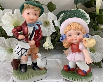 Figurine petit couple enfants en porcelaine ht 12 cm vintage