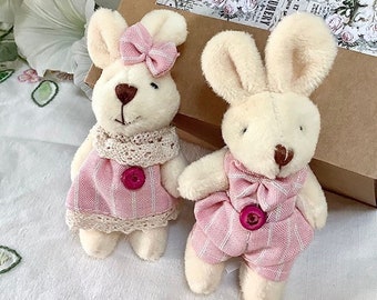 Petits lapins blanc peluche vêtements rose vintage ht 10.5 cm