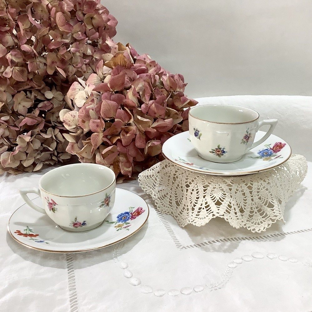 Tasses et Sous Tasses à Café Vintage Porcelaine Roses