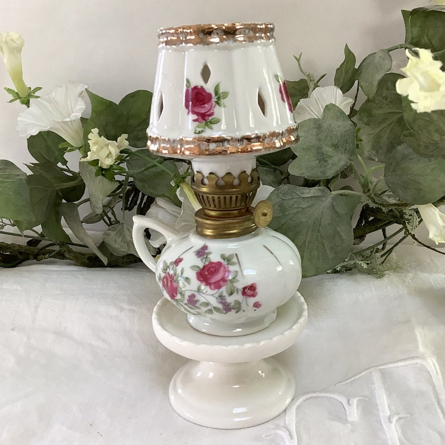 Miniature Lampe à Pétrole Huile Porcelaine Rose Modèle A