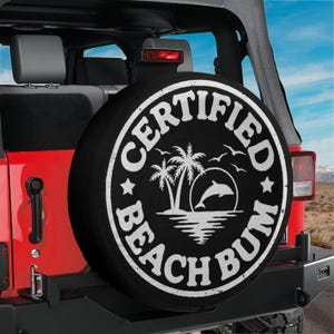 Funda para llanta de repuesto certificada Beach Bum con opción de orificio para cámara de respaldo, diseño de delfín, palmera y atardecer para SUV, RV, 4x4, impermeable y resistente a los rayos UV