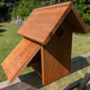 Handmade Cedar Bluebird Birdhouse with Cleanout Door, Nesting Box for Wrens, Chickadees, Sparrows & Tree Swallows Cavity Nesting Birdhouse