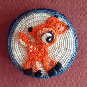 Happy crochet pattern for application wallet deer