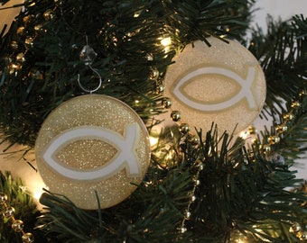 Icthus Chrismon Ornament (White or Gold)