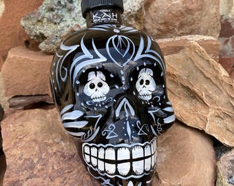 Hand Painted Sugar Skull Bottle, Día de los Muertos Art, Mexican Folk Art, Upcycled Tequila Bottle, One of a Kind