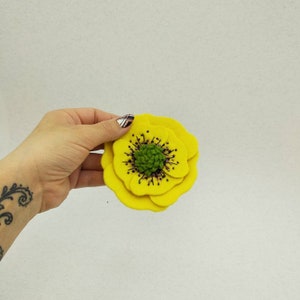 Poppy Felt Brooch Flower, Brooch Yellow Poppy Flower from felt, Luxury Brooch Yellow Poppy