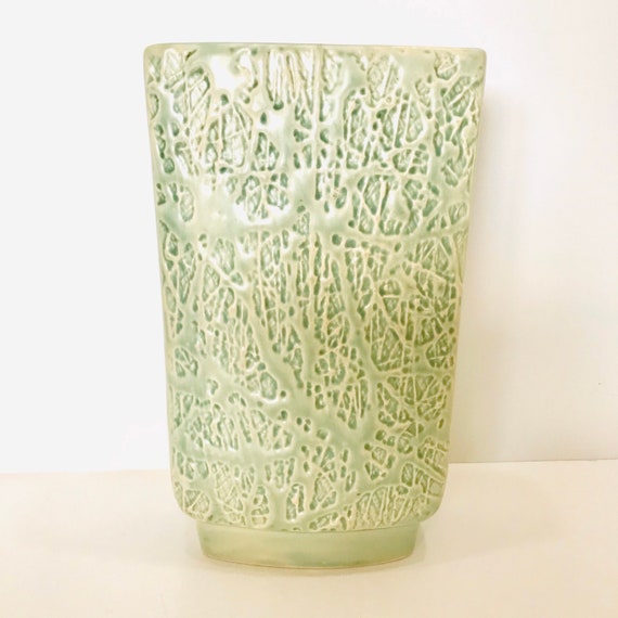 Sylvac 3879 Design Vase. Etsy