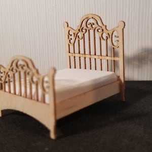 1/4 inch scale miniature IRON STYLE BED, kit