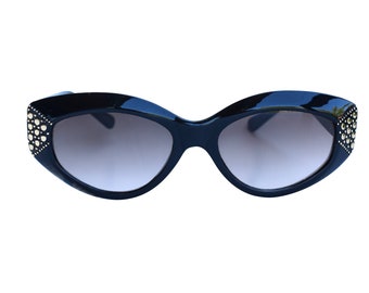 Vintage Black Cateye Sunglasses: Gold Accent, Gradient Lenses