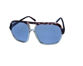 1970s Vintage Oversized Sunglasses: Tortoise Frame, Color Changing Glass Lenses