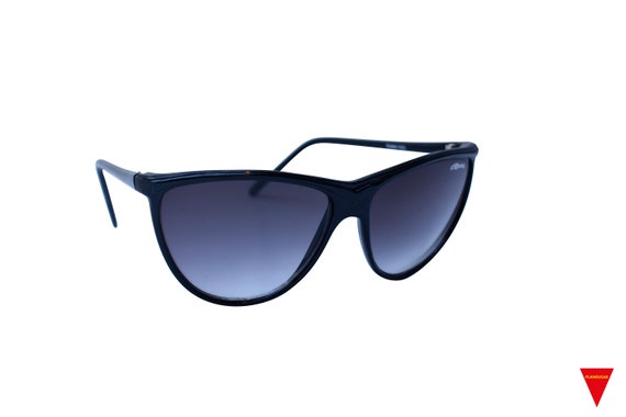 70's Cat Eye Sunglasses, Black Frame with Dark Le… - image 3
