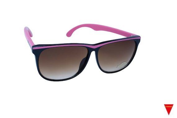 Vintage 1970s Square Sunglasses: Pink & Black Plastic Frame  display picture 1