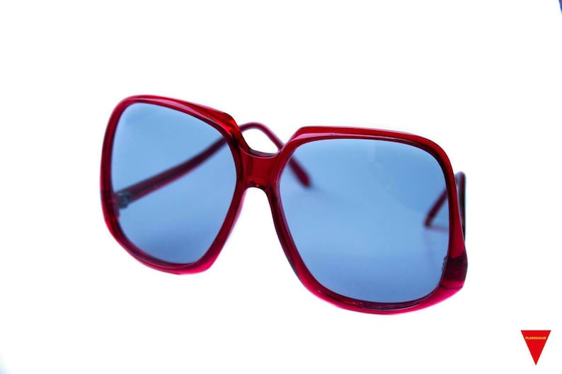 Original 1970s Beautiful Oversized Vintage Red Sunglasses, Metal reinforced frames with light dark level transitional lensed. This image 3