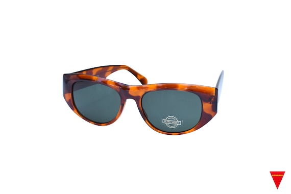 Vintage Sunglasses70's Brown Tortoise Cat Eye Wom… - image 1