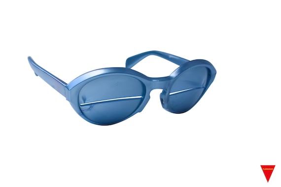 70s Blue rimmed sunglasses 70s Italian Sunglasses: Retro Transparent Frame, Blue  main image 4