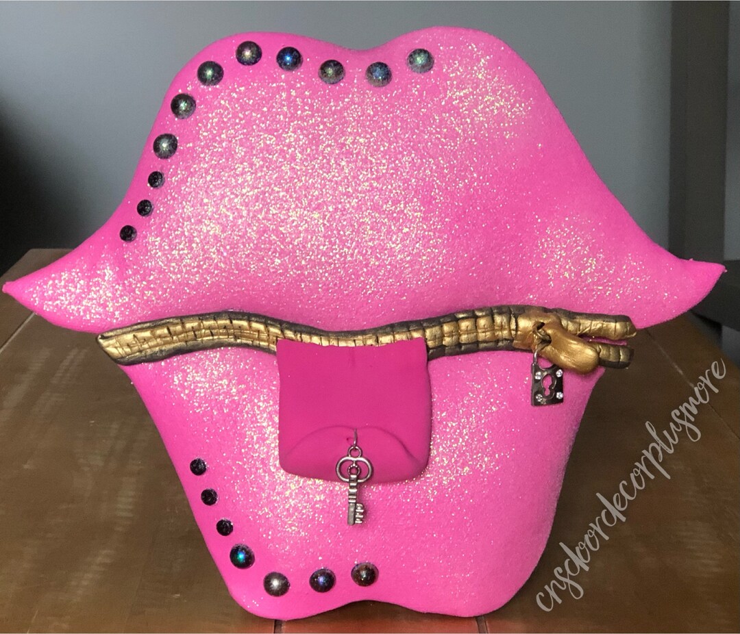 My Lips Are Sealed, or ARE Theyfree Shipping Door Decor/wreath