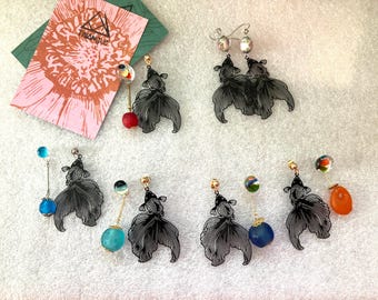 Gold Fish & Glass Beads Asymmetric Dangling Earring / Black Red Blue Teal / Summer Festival Kingyo Yoyo