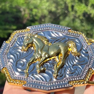 Running Horse Belt Buckle: Western Gold Silver Rodeo Cowboy