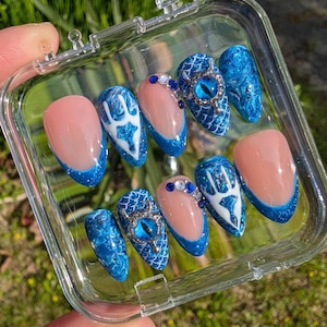 Uñas postizas hechas a mano de Final Fantasy XIV: inspiradas en el Cristal del Alma de Dragoon