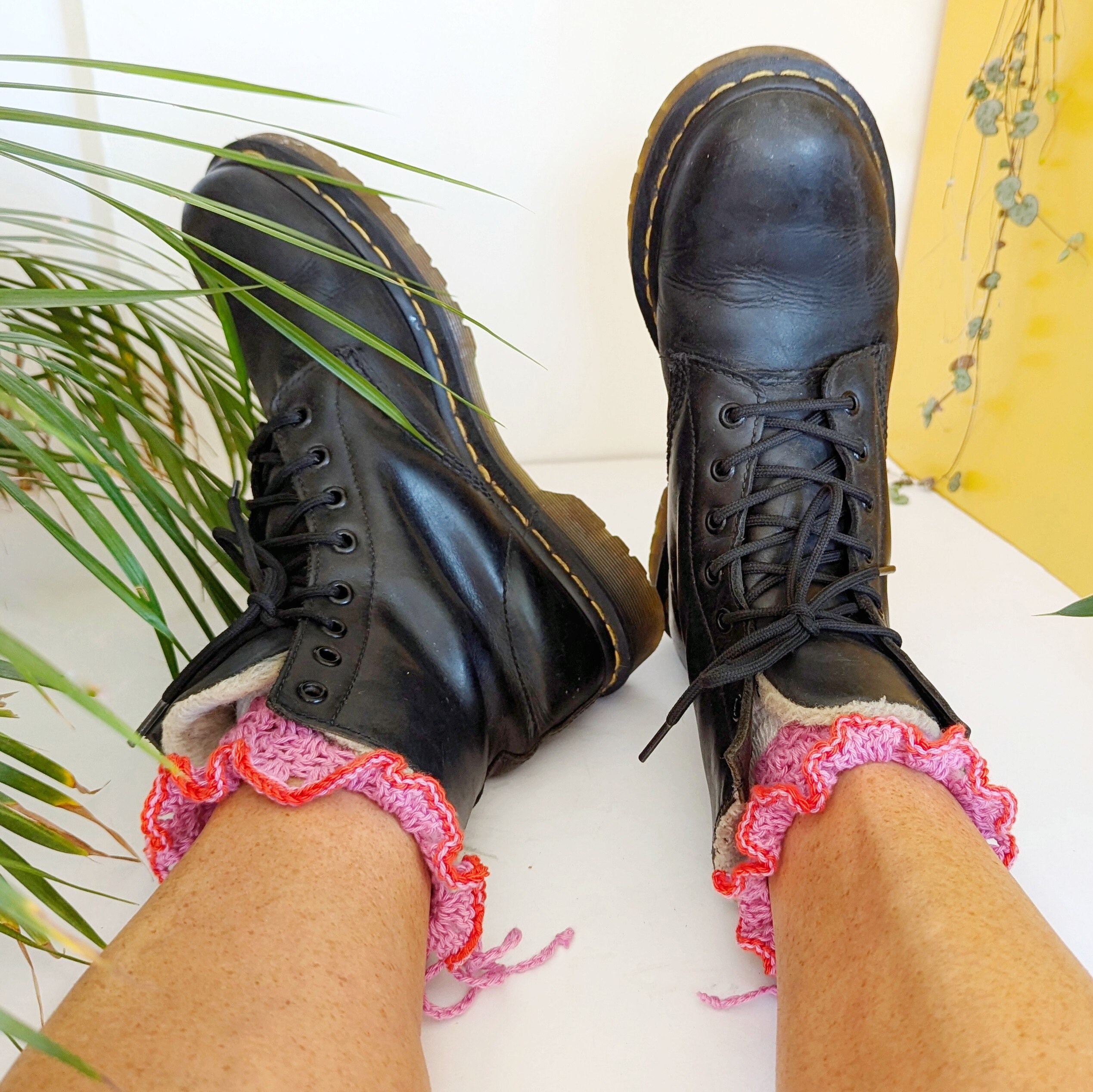 Lot De 2 Paires De Jambières (boot Toppers) Tricotées - Couleurs Gris Et Noir, Avec Dentelle Blanche
