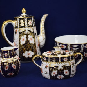 Royal Crown Derby Traditional Imari Carafe - Round Lid - Imperfect