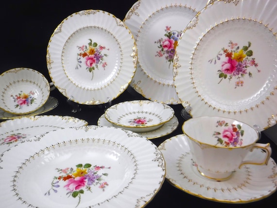 Vajilla royal crown hotsell