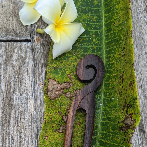 Sono Wood Hair Stick: Double Prong Carved Spiral Hair Pin