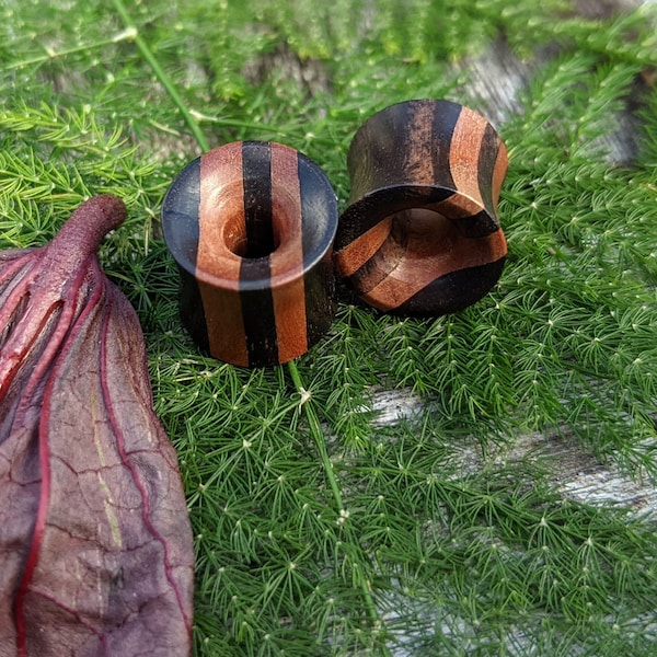 Pair/Single Organic Hand Carved Ebony/Teak Wood Double Flared Flesh Tunnels Simple Cutout Plugs Gauged Earring 0G (8mm) 9/16" (14mm)