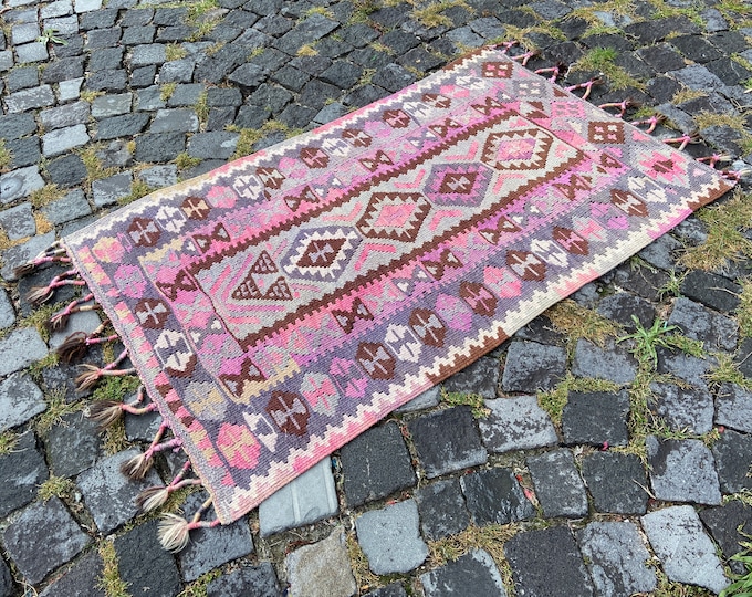 Pink rug, Handmade wool rug, Kilim, Area rug, Bohemian rug, Hand-knotted kilim, Carpet, Vintage rug, Ethnic rug | 74 x 120 cm = 2,4 x 3,9 ft