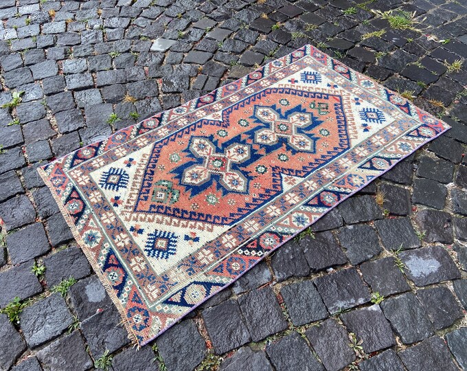 Area rug , Vintage rug, Turkish rug, Wool rug,  Boho decor, Handmade Carpet  | 68 x 120 cm = 2,2 x 3,9 ft