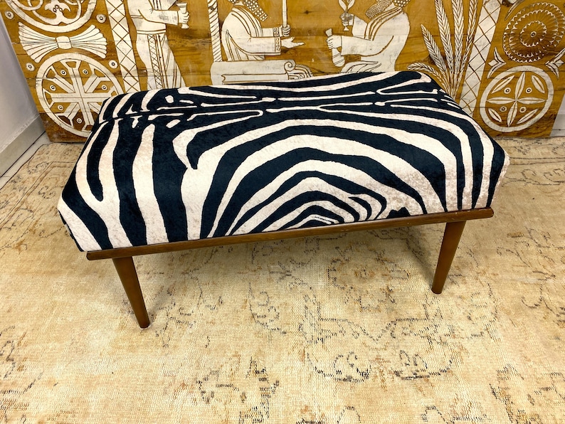 ottoman bench, upholstered bench, ottoman footsool, entrway bench, dining seat, piano bench,  ottoman poufs, garden poufs, indoor  chair, outdoor bench, ottoman footsool