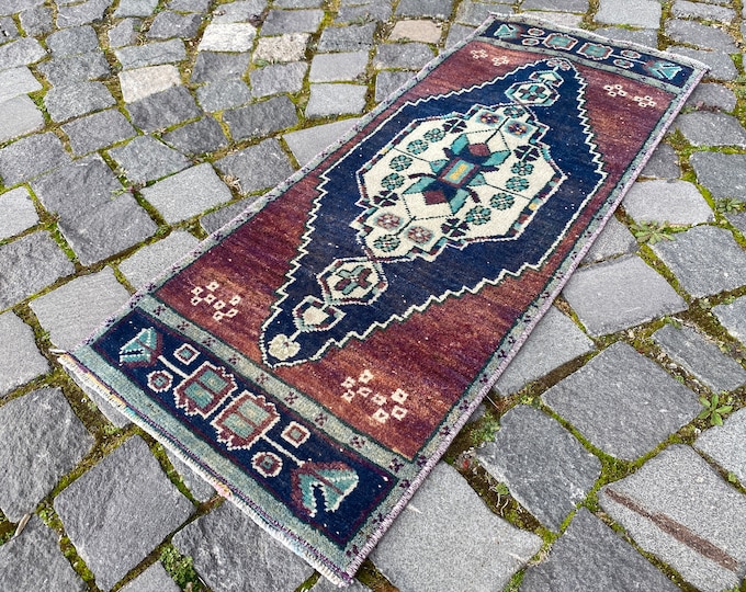 Vintage rug, Turkish small rug, Handmade wool rug, Carpet, Bohemian rug, Bath rug 38 x 93 cm = 1,2 x 3,0 ft