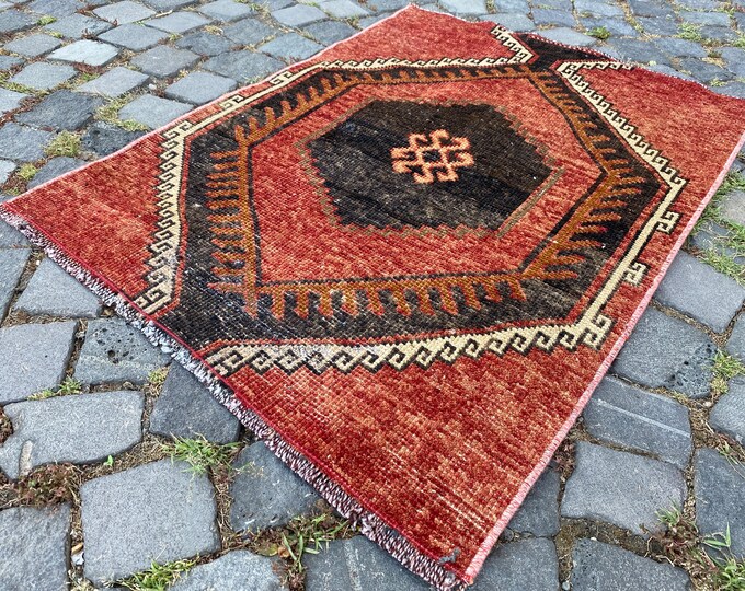 Natural dyed rug, Turkish rug, Area rugs, Vintage rugs, Kitchen rug, Decor rug, Turkish carpet | 73 x 99 cm = 2,3 x 3,2 ft