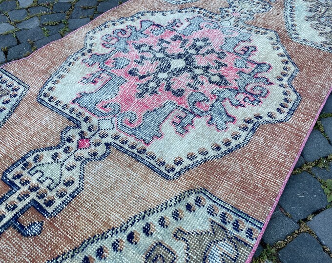 Turkish vintage rug, Bohemian wool rug, Oriental rug, Area rug, Bathroom rug, Decor rug, Carpet 99 x 192 cm = 3,2 x 6,2 ft