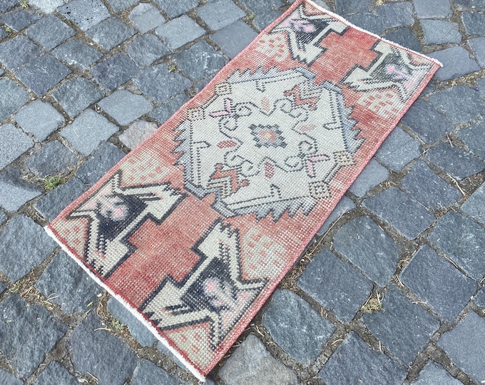 Vintage rug, Turkish small rugs, Handmade wool rug, Carpet, Doormats, Bohemian rug, Ethnic rug, Organic rug | 40 x 83 cm = 1,3 x 2,7 ft