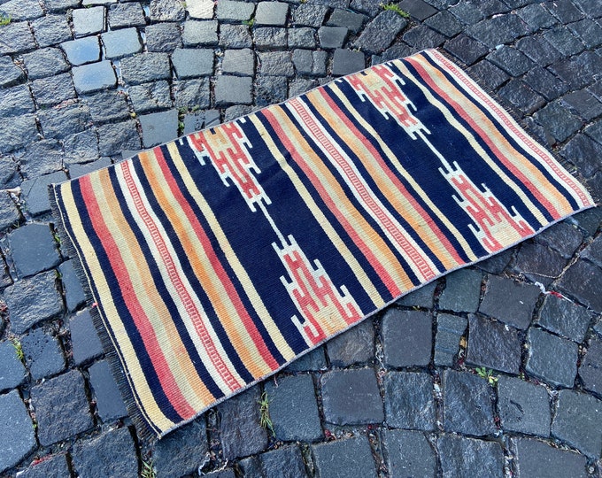 Wool rug, Area Rug, Turkish rug, Home decor, Vintage rug,  Handmade rug, Carpet, Kilim | 64 x 111 cm = 2,0 x 3,6 ft