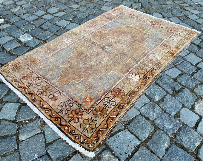 Turkish rug, Vintage rug,  Area rug , Wool rug,  Boho decor, Handmade Carpet  | FREE SHİPPİNG! 85 x 137 cm = 2,7 x 4,4 ft