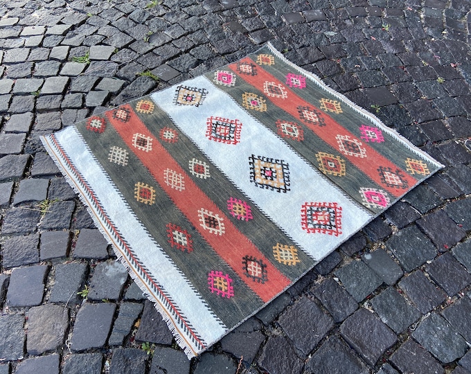 3,1 x 3,4 ft,Turkish kilim, Vintage kilim, Area kilim, Home decor, Wool kilim, Handmade kilim, Carpet, Kilim | 97 x 106 cm