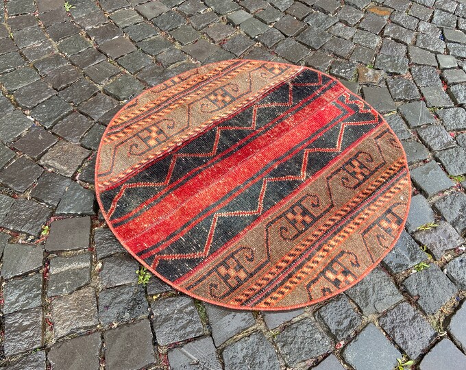Carpet, Turkish rug, Handmade rug, Area rug, Kilim, Vintage rugs, Wool rug, Bohemian rug | 92 x 95 cm = 3,0 x 3,1 ft