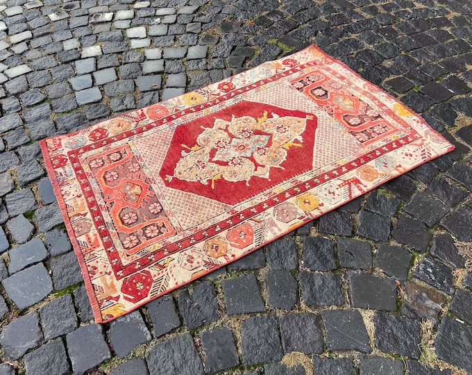 2,6 x 4,1 ft,Turkish vintage rug, Bohemian wool rug, Oriental rug, Area rug, Bathroom rug, Decor rug, Carpet | 82 x 128 cm