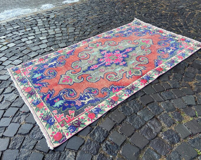 Natural dyed rug, Turkish rug, Area rugs, Vintage rugs, Kitchen rug, Decor rug, Turkish carpet | 124 x 221 cm = 4,0 x 7,2 ft