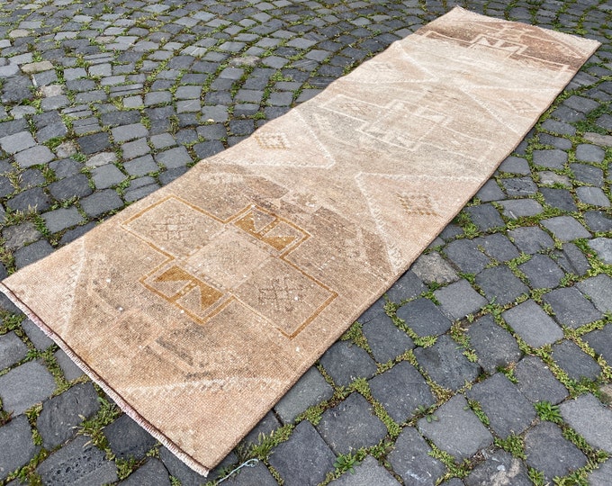 Interior Décor, Runner rug, Turkish rug, Vintage rug, Handmade rug, Bohemian rug, Wool rug, Kitchen rug |71 x 242 cm = 2,3 x 7,9 ft