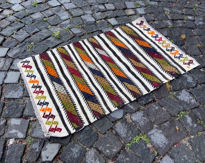 1,9 x 3,4 ft Carpet, Turkish rug, Small rug, Vintage rug, Kilim, Handmade rug, Bohemian rug, Wool rug, Home decor | 60 x 104 cm