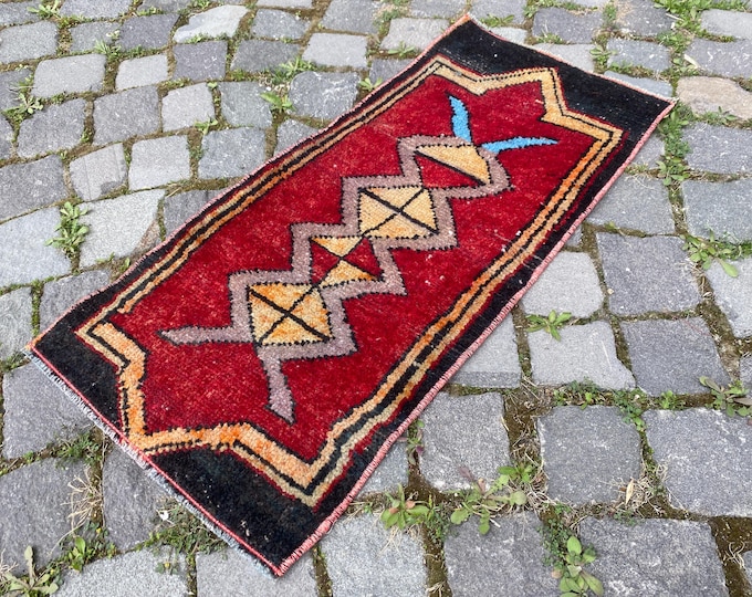 1,2 x 2,6 ft Turkish vintage small rug, Handmade wool rug, Bohemian area rugs, Doormats, Carpet, Bath mats