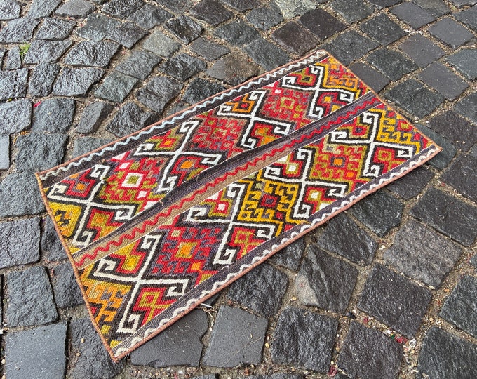 Turkish rug, Vintage rug, Small Rug, Home decor, Wool rug, Handmade rug, Carpet, Kilim  |  43 x 78 cm = 1,4 x 2,5 ft