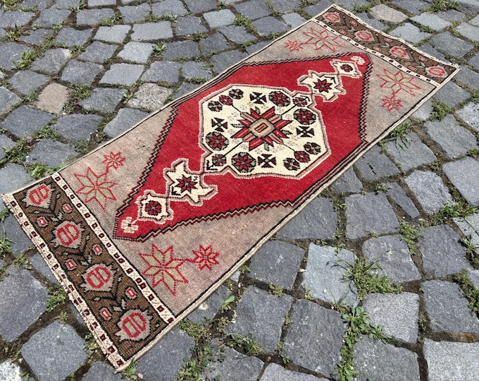Vintage Turkish Wool Rug, Small Bohemian Doormat 1,4 x 3,5 ft