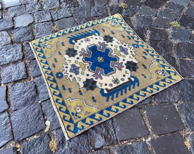 Organic rug, Bohemian rug, Small rug, Turkish rug, Doormat, Handmade rug, Wool rug, Carpet, Kilim, Home decor | 50 x 53 cm = 1,6 x 1,7 ft