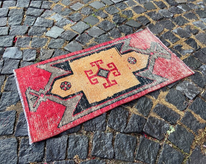 Red rug, Doormat, Small rug, Turkish vintage rug, Handmade rug, Carpet, Decor rug, Organic rug | 45 x 90 cm = 1,4 x 2,9 ft
