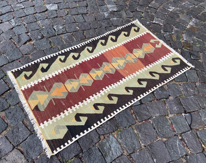 2,2 x 3,7 ft Handmade rug, Wool rug, Area Rug, Turkish rug, Home decor, Vintage rug,  Carpet, Kilim | 68 x 115 cm